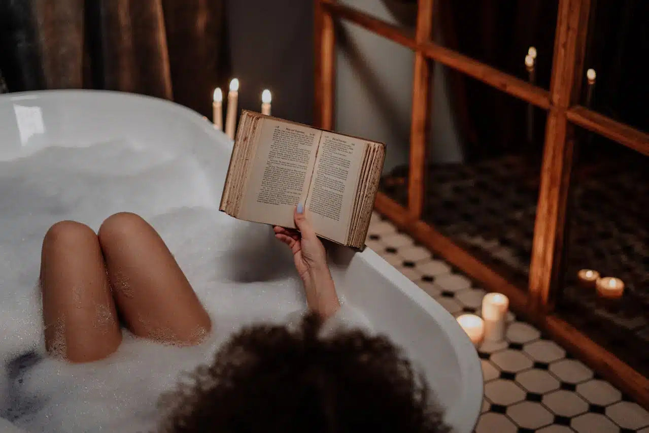 Can you bring a book into a sauna?