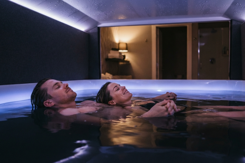 Float Therapy Couples: What to Expect from a Shared Floating Experience
